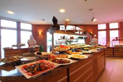 کاسموپولیتن ریزورت مارماریس